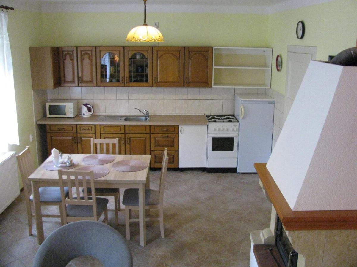 Modern Apartment In Carlsbad With Garden Карлови Вари Екстериор снимка